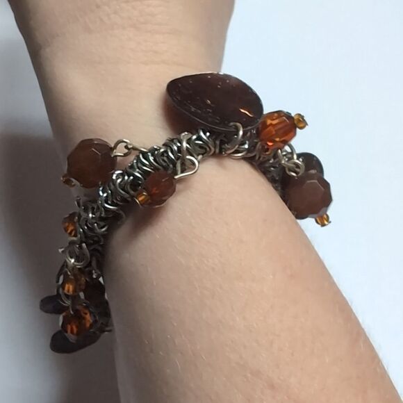457 Silver Chain Dark Orange Shell Disc Beaded Stretch Bracelet - Picture 2 of 4